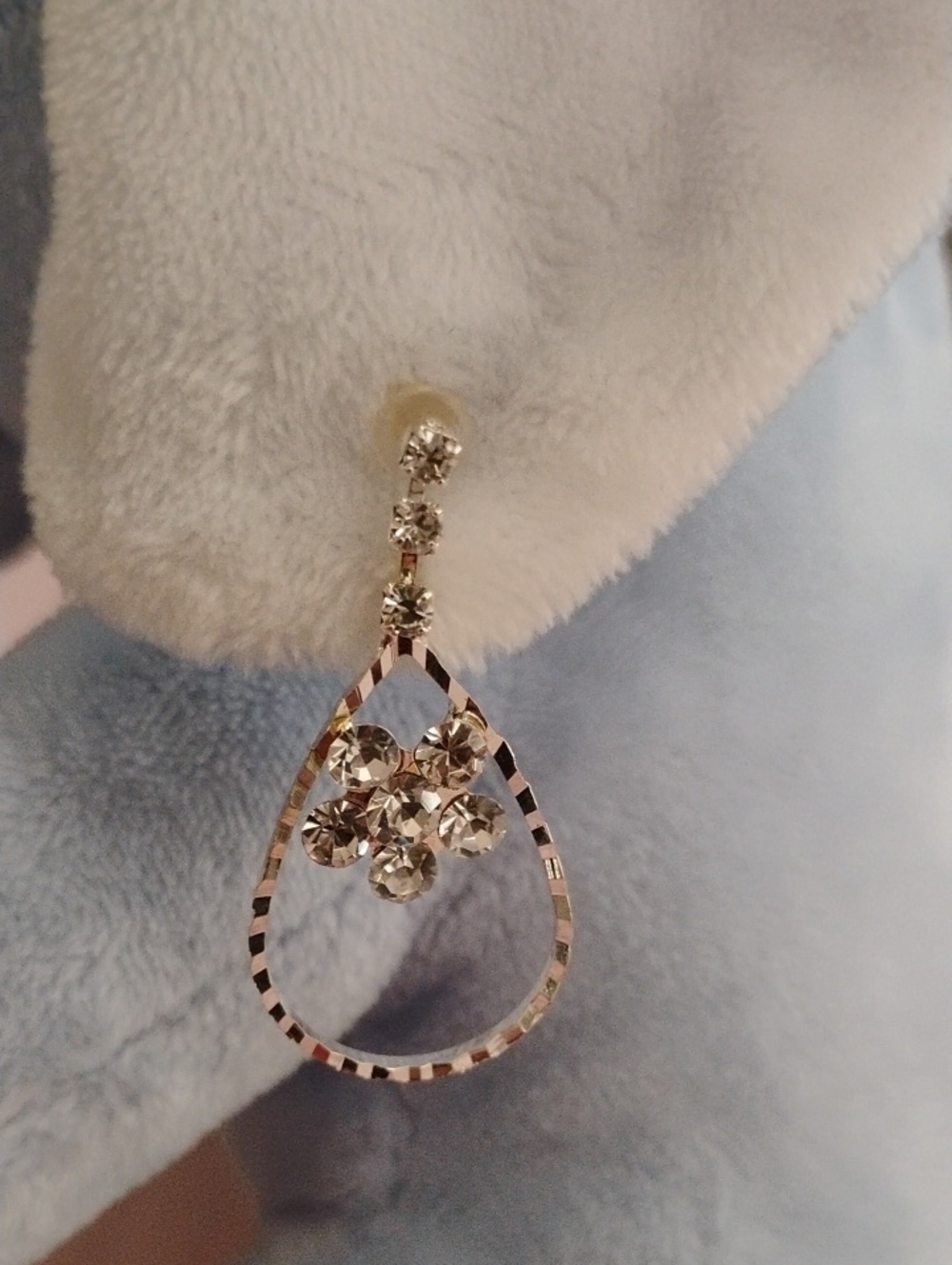 Crystal Teardrop Dangle Earrings in Clear/Silver